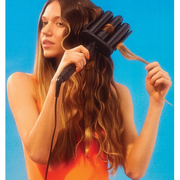 Amika Waver - Picture 2 of 2